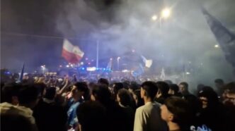 Folla Di Tifosi Accoglie Il Na