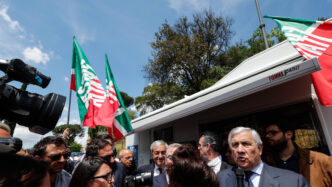 Forza Italia E Alternativa Pop