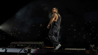 Geolier Annuncia Il Tour Negli