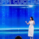 Geppi Cucciari Scherza Con Maria De Filippi E Sottolinea L’Importanza Di Scegliere Ad Amici 24