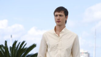 Harris Dickinson Debutta Dietr