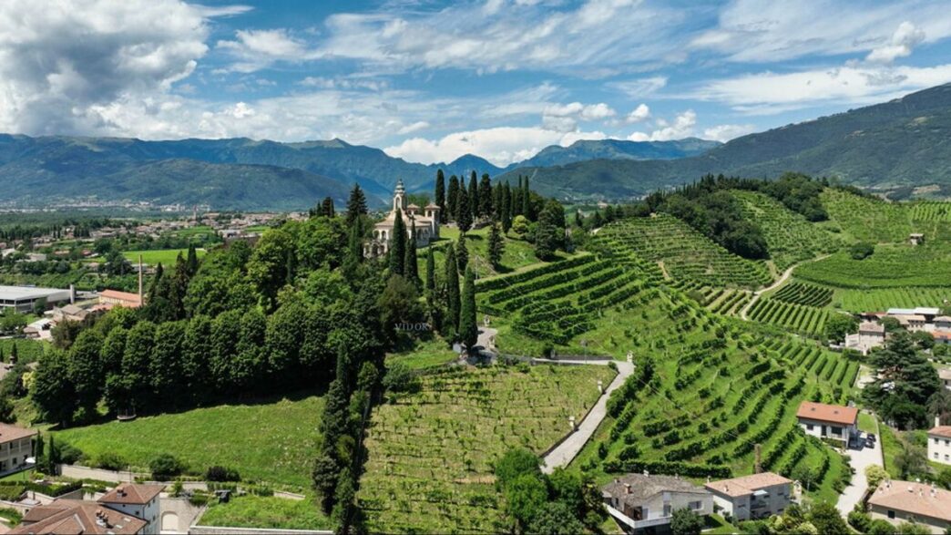 Il Cammino Tra Le Colline Di C