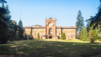 Il Castello Di Sammezzano A Po