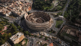 Il Colosseo Primo Per Visitato
