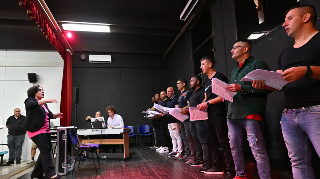Il Coro Dei Detenuti Di Parma