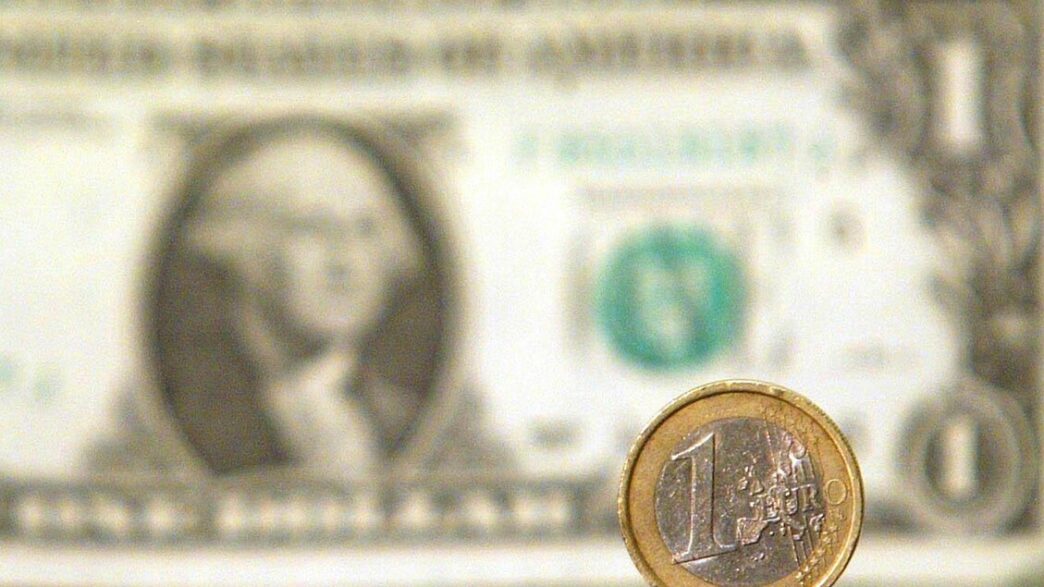Il Dollaro Scende Sui Mercati