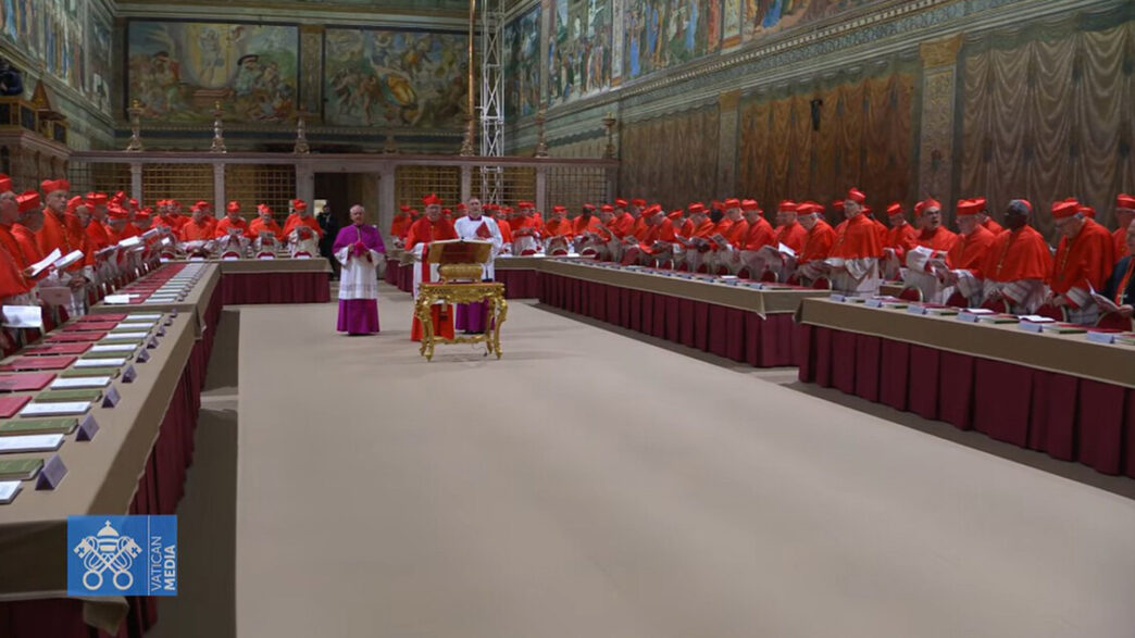 Il Nuovo Papa Saluta Personalm