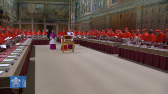 Il Nuovo Papa Saluta Personalm