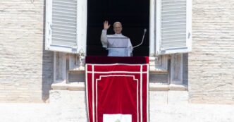 Il Papa Al Regina Coeli3A Pregh