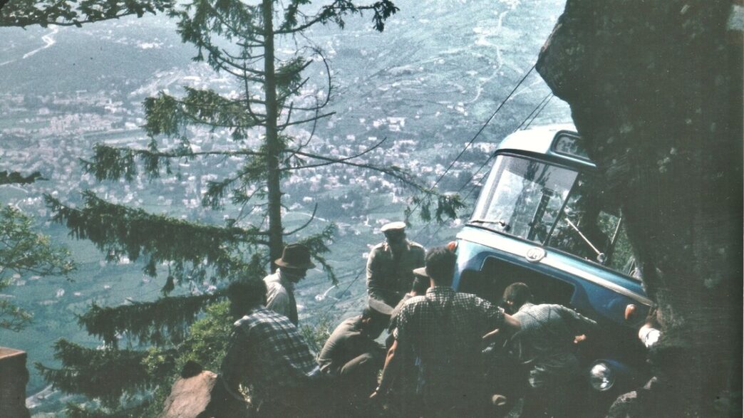 Il Trasporto Del Primo Autobus