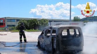 Incendio Di Une28099Autovettura Nel