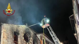 Incendio Distrugge Ristorante