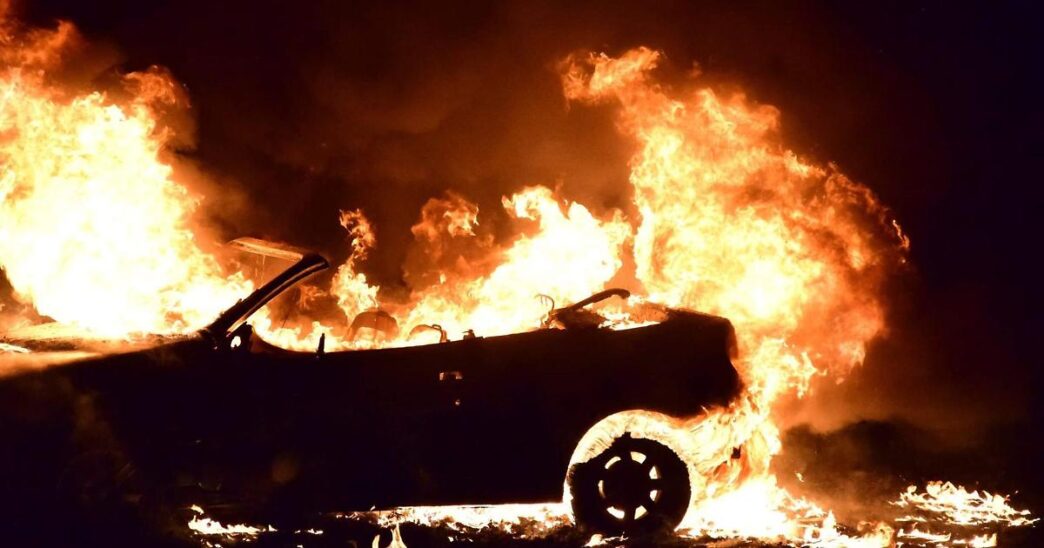 Incendio In Marcia Di Une28099Auto