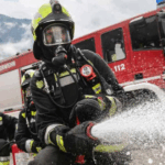 Incendio In Via Leinì A Settimo Torinese: Fiamme Altissime Divampano Da Baracca Per Mozzicone Gettato A Terra