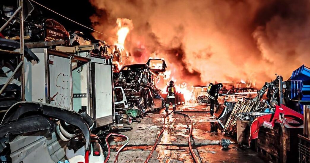 Incendio Nella Notte A Carmagn