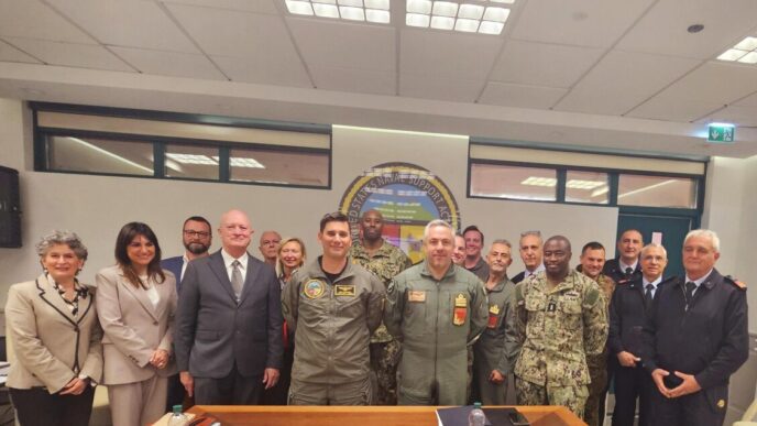 Incontro Tra Us Naval Support