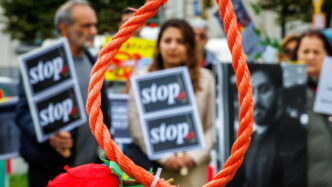 Iran2C Uomo Condannato A Morte