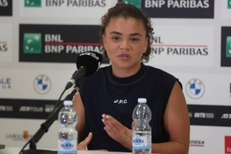 Jasmine Paolini Difende Jannik