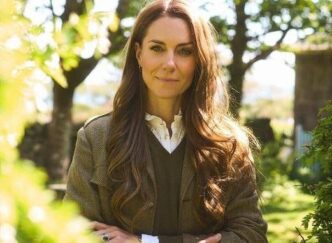 Kate Middleton Ritratta Con Sg