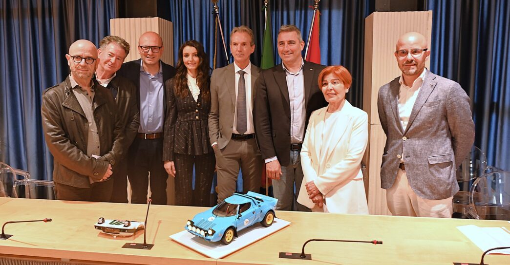 Le28099Abruzzo Celebra La Lancia St