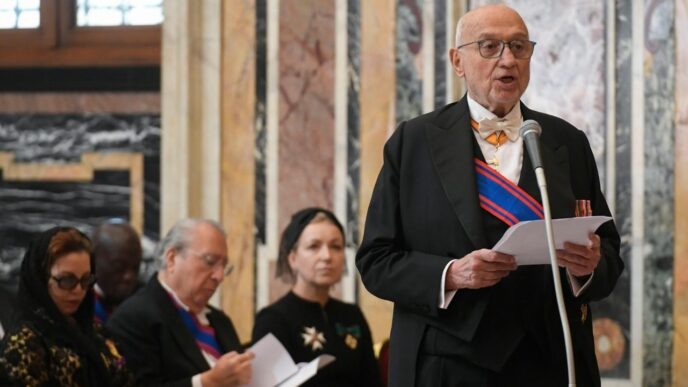 Le28099Ambasciatore Di Cipro Assicu