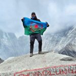 La Bandiera Romanì Sventola Per La Prima Volta Sull’Everest Grazie A Gennaro Spinelli E Ucri