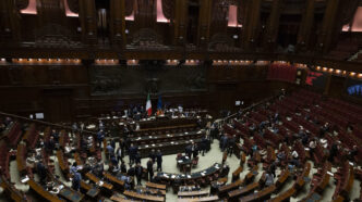 La Camera Discute Quattro Mozi