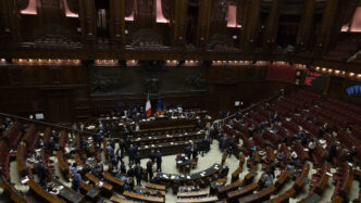 La Camera Discute Quattro Mozi