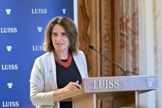 La Decarbonizzazione E La Comp