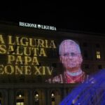 La Facciata Del Palazzo Regione Liguria Celebra L’elezione Di Robert Francis Prevost Con Un Messaggio Dedicato A Papa Leone Xiv
