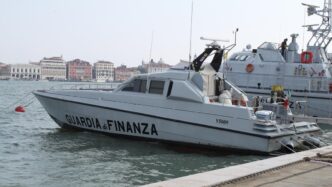 La Guardia Di Finanza Blocca S