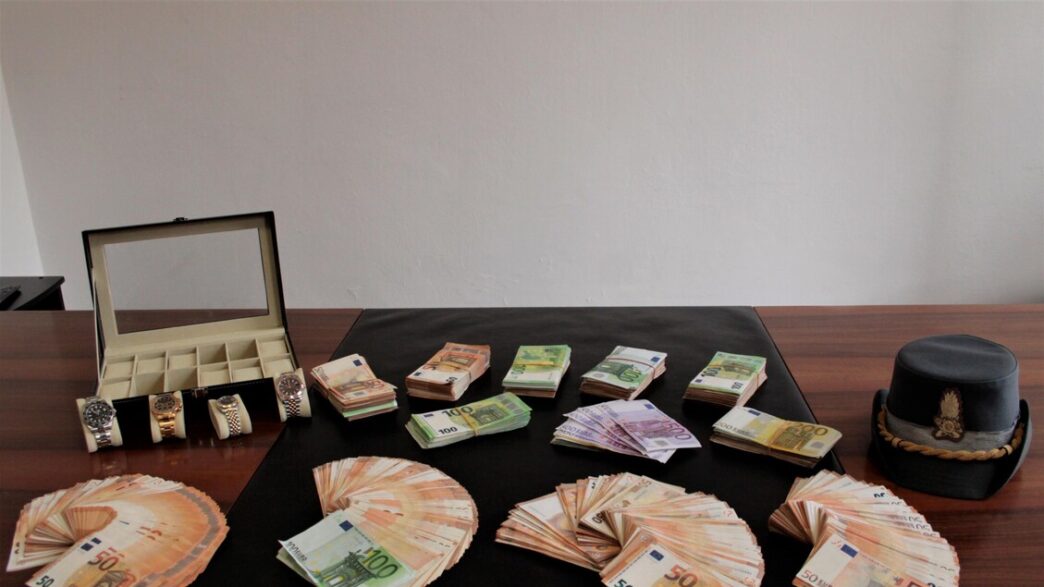 La Guardia Di Finanza Di Rovig