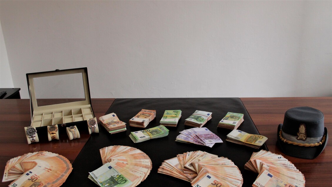La Guardia Di Finanza Di Rovig