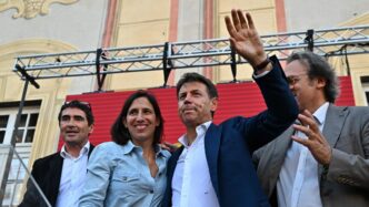 La Maggioranza Invita Alle28099Aste