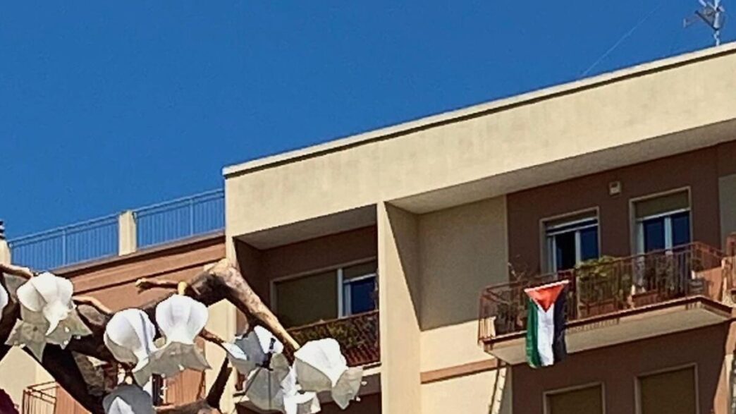 La Polizia Chiede Di Togliere