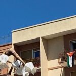 La Polizia Chiede Di Togliere La Bandiera Della Palestina Da Un Balcone Durante Il Passaggio Del Giro D’italia A Putignano