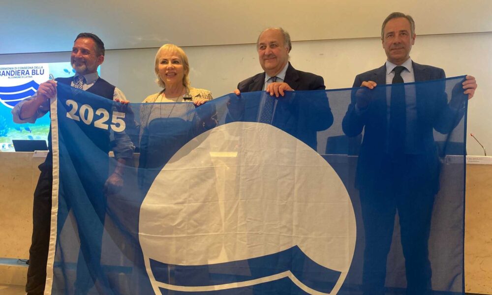 Latina Riceve La Bandiera Blu