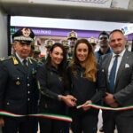 Linea 5 Della Metropolitana Di Milano Celebra I 100 Anni Del Gruppo Sciatori Fiamme Gialle Con Un Viaggio Speciale