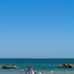 Migliaia Di Abruzzesi Scelgono Spiagge, Montagna E Tradizioni Per La Festa Del Primo Maggio 2025