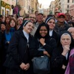 Migliaia Di Fedeli Da Tutto Il Mondo Per La Messa Di Insediamento Di Papa Leone Xiv In Piazza San Pietro