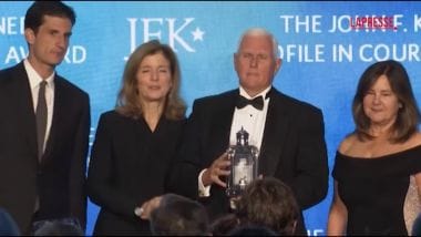 Mike Pence Difende La Costituz