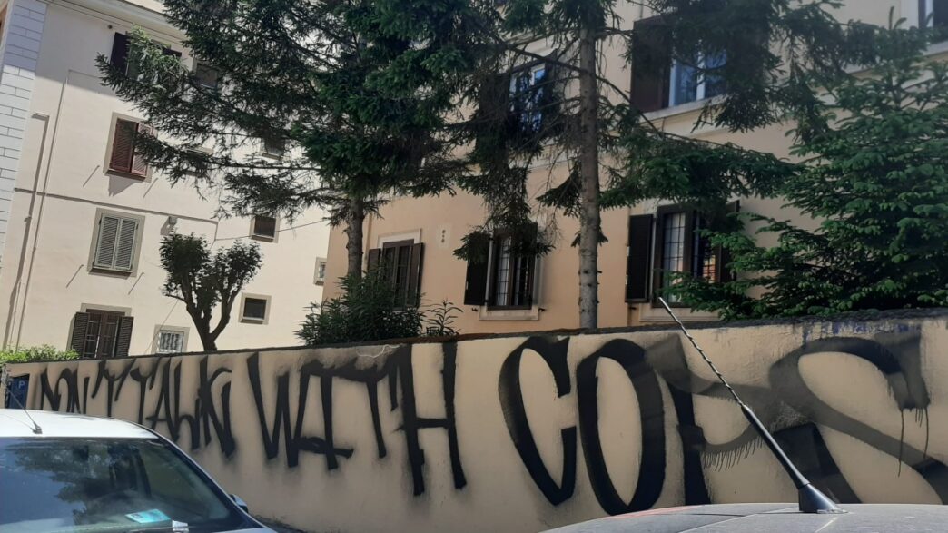 Minacce E Scritte Contro La Po