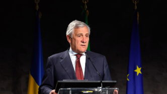 Ministro Tajani Protesta Con I