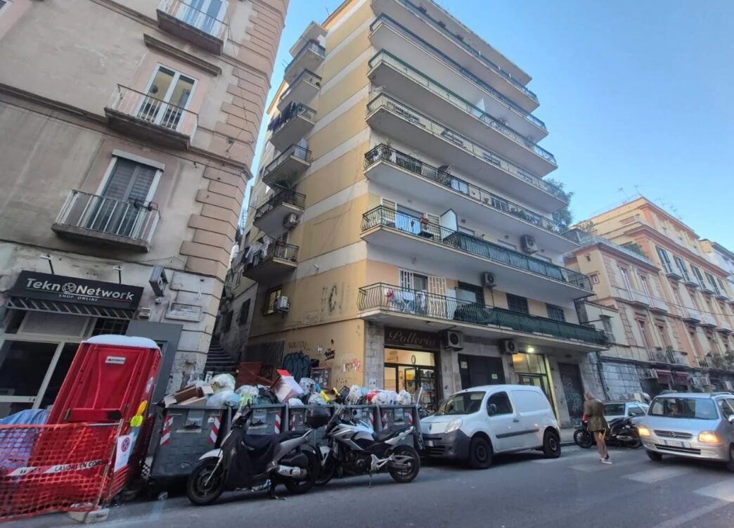 Napoli2C Discarica A Cielo Aper