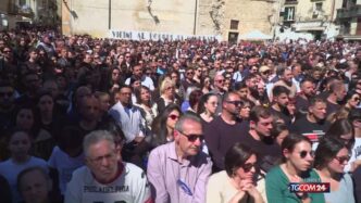 Nella Piazza Della Cittc3A0 Lacri