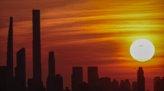 New York Taglia Le Stime Per I