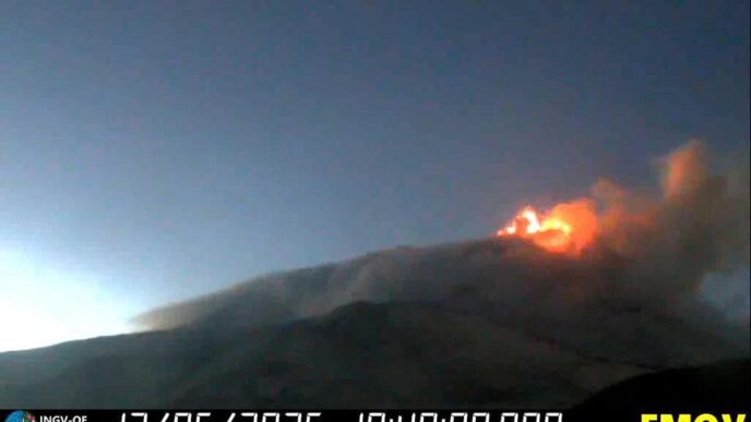Nuova Fase Eruttiva Dell27Etna