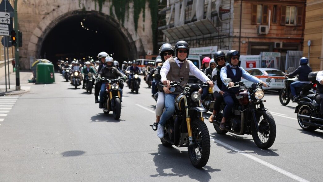 Oltre 300 Motociclisti Hanno A