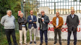 Oltre 90 Persone Al Sit In Per