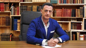 Oltre 9 Bandiere Blu Sulla Cos